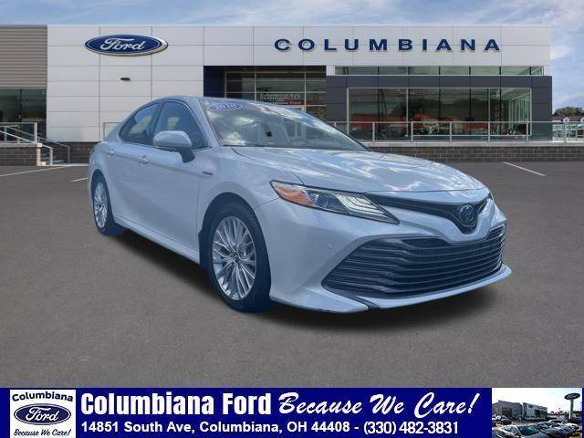 2020 Toyota Camry Hybrid XLE FWD photo