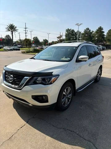 2020 Nissan Pathfinder SL FWD photo
