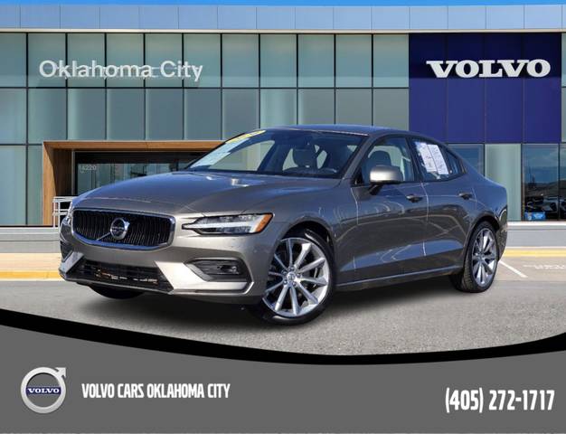 2020 Volvo S60 Momentum FWD photo