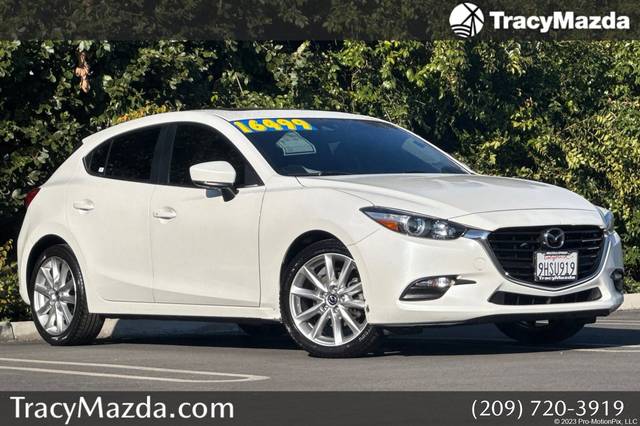 2017 Mazda 3 Touring 2.5 FWD photo