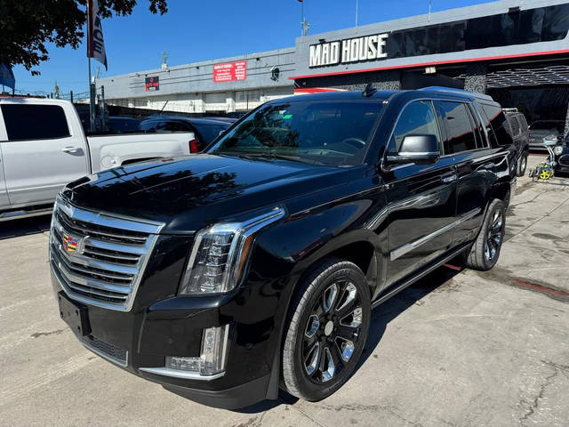 2020 Cadillac Escalade Platinum 4WD photo