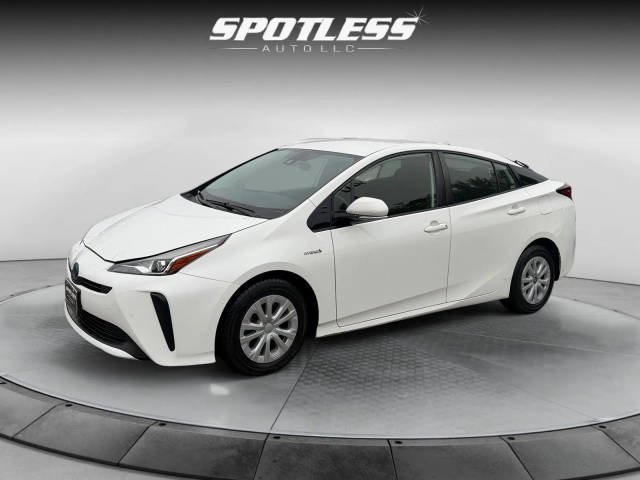 2019 Toyota Prius LE FWD photo