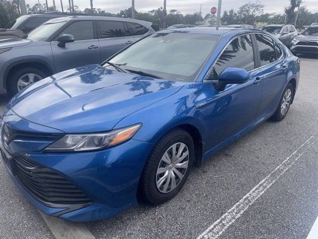 2020 Toyota Camry Hybrid LE FWD photo