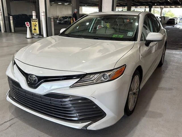 2020 Toyota Camry XLE FWD photo