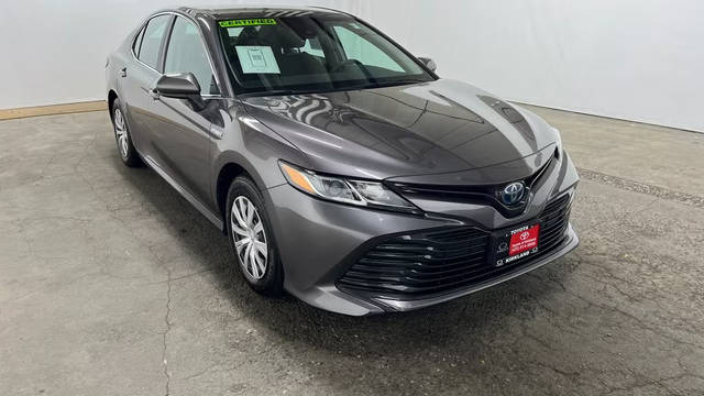 2020 Toyota Camry Hybrid LE FWD photo