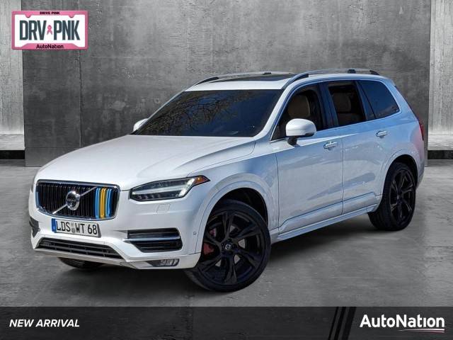 2016 Volvo XC90 T6 Momentum AWD photo