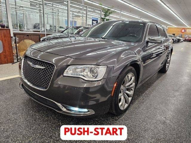 2019 Chrysler 300 Limited RWD photo