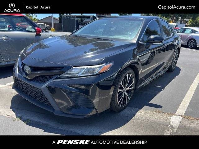 2020 Toyota Camry SE FWD photo