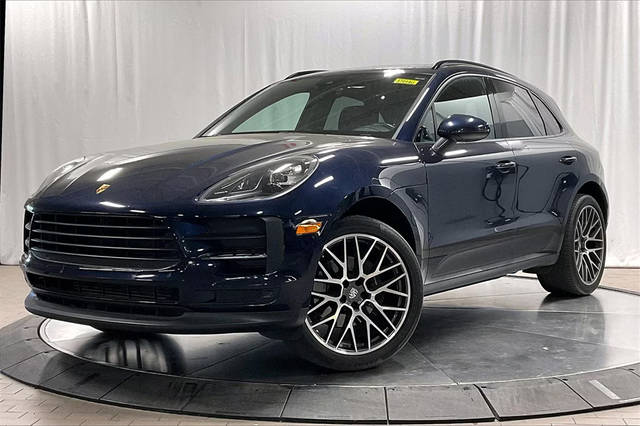 2020 Porsche Macan  AWD photo