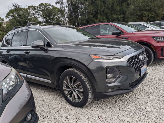 2020 Hyundai Santa Fe SEL FWD photo