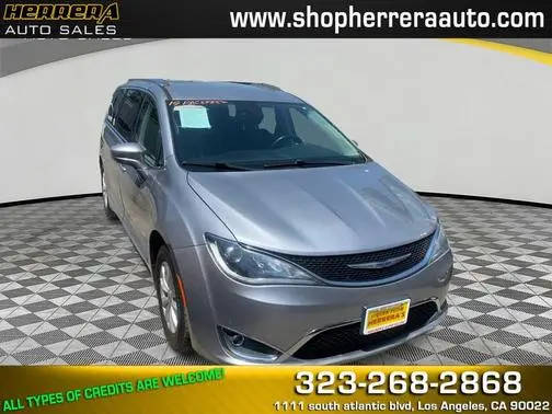 2019 Chrysler Pacifica Minivan Touring L FWD photo