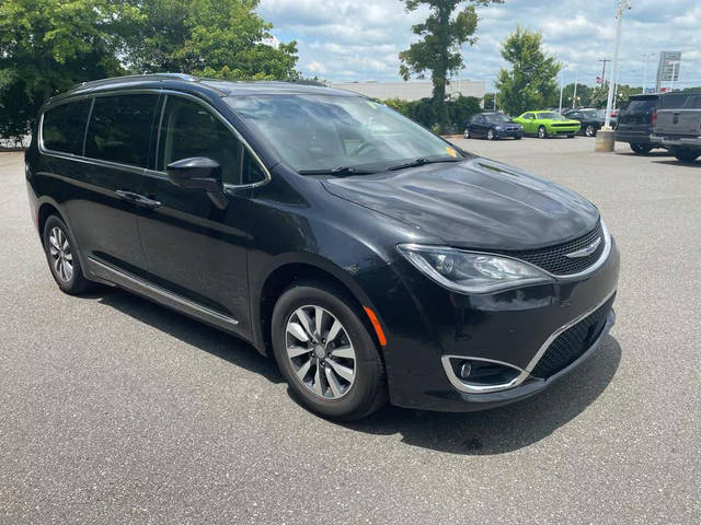 2020 Chrysler Pacifica Minivan Touring L Plus FWD photo