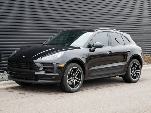 2020 Porsche Macan  AWD photo