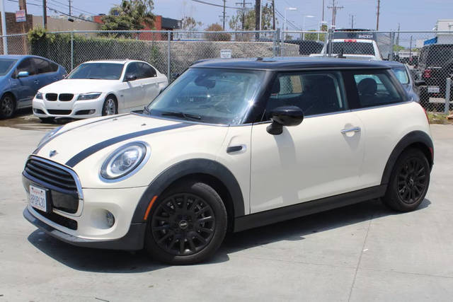 2020 MINI Hardtop 2 Door Cooper FWD photo