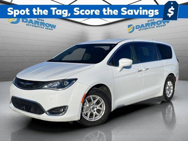 2020 Chrysler Pacifica Minivan Touring FWD photo