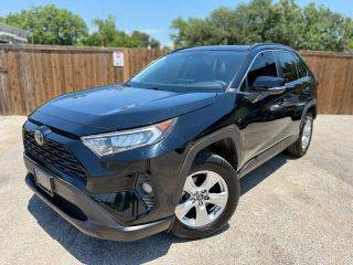 2019 Toyota RAV4 XLE FWD photo