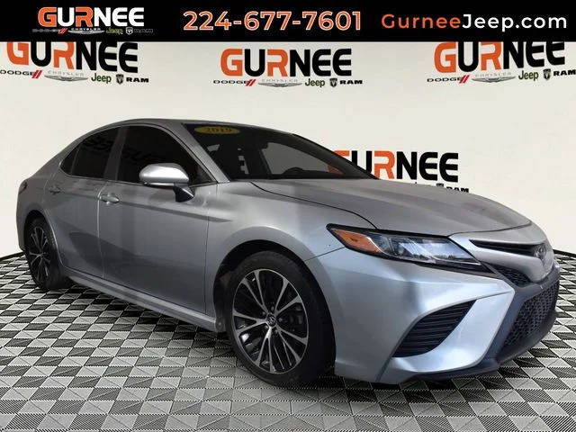 2019 Toyota Camry SE FWD photo