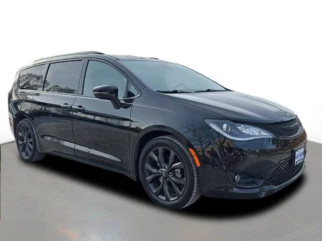 2020 Chrysler Pacifica Minivan Limited FWD photo