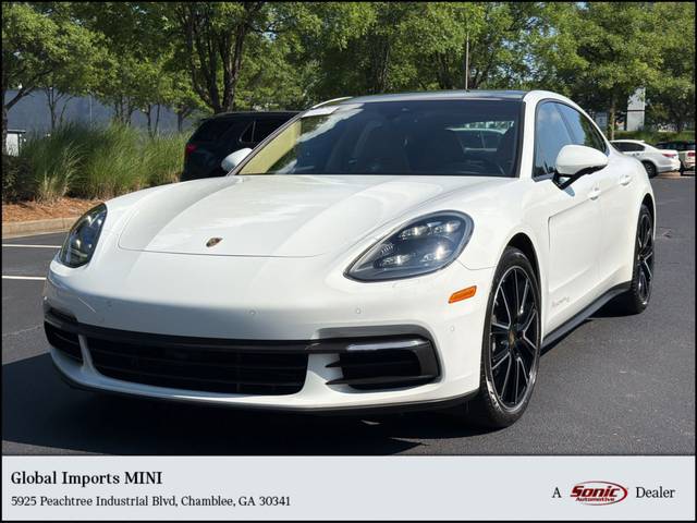 2020 Porsche Panamera 10 Years Edition RWD photo