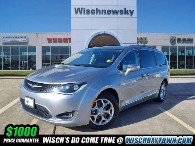 2019 Chrysler Pacifica Minivan Limited FWD photo
