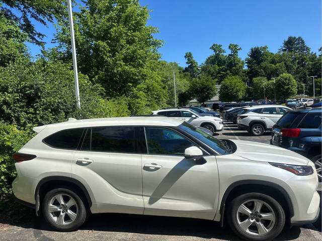 2020 Toyota Highlander LE AWD photo