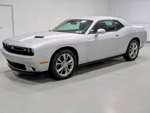 2020 Dodge Challenger SXT AWD photo