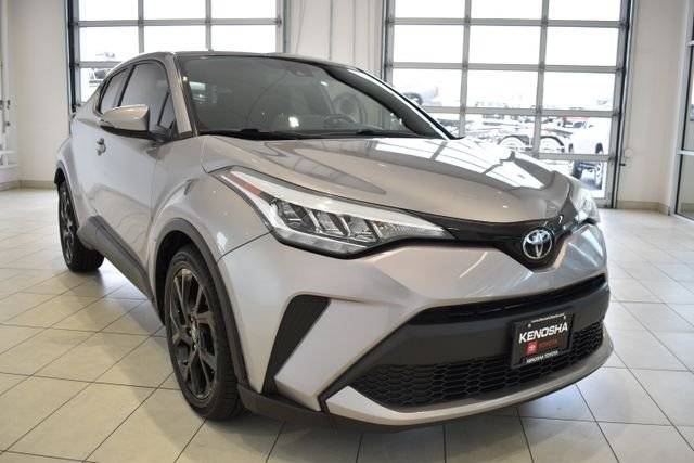 2020 Toyota C-HR XLE FWD photo