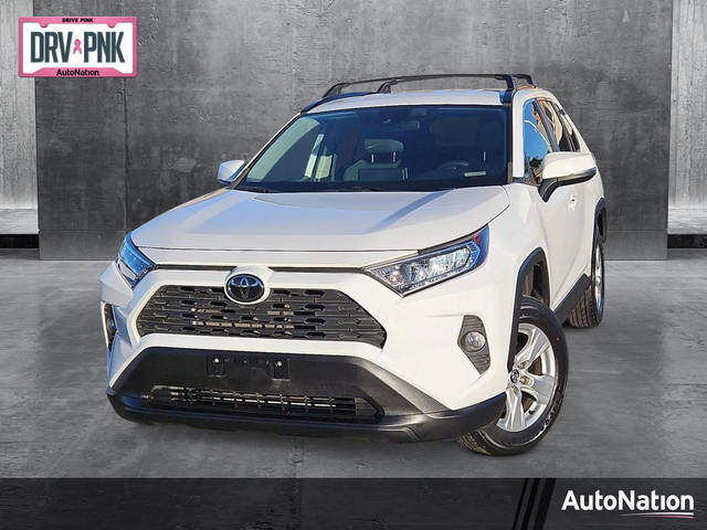 2020 Toyota RAV4 XLE FWD photo