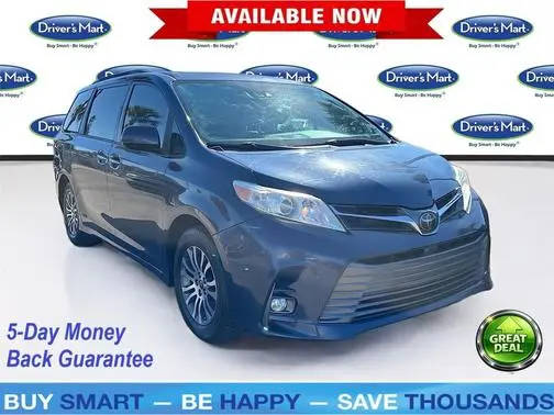 2020 Toyota Sienna XLE FWD photo