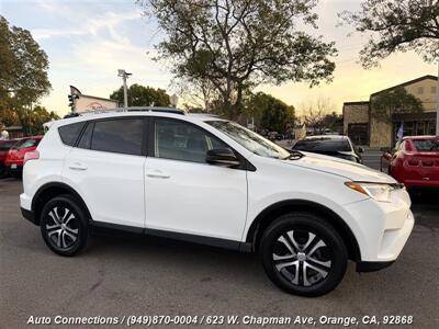 2017 Toyota RAV4 LE FWD photo