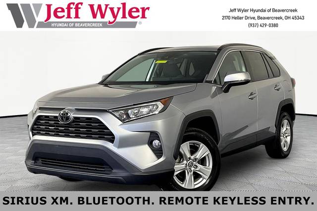 2020 Toyota RAV4 XLE FWD photo