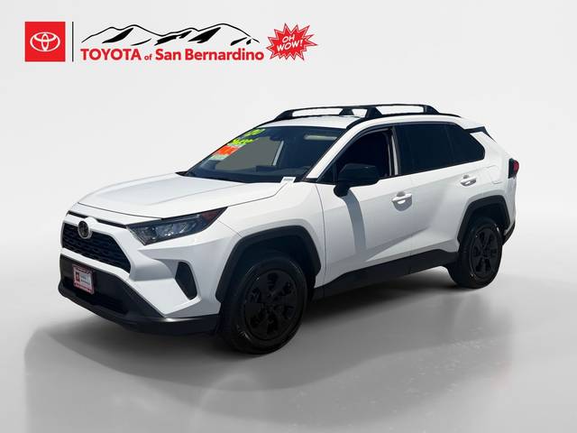 2020 Toyota RAV4 LE FWD photo