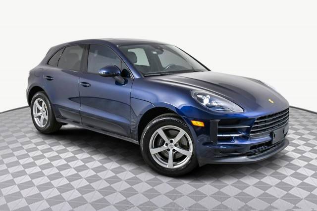 2020 Porsche Macan  AWD photo