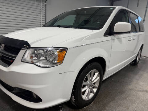 2018 Dodge Grand Caravan SXT FWD photo