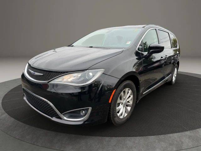 2019 Chrysler Pacifica Minivan Touring L FWD photo