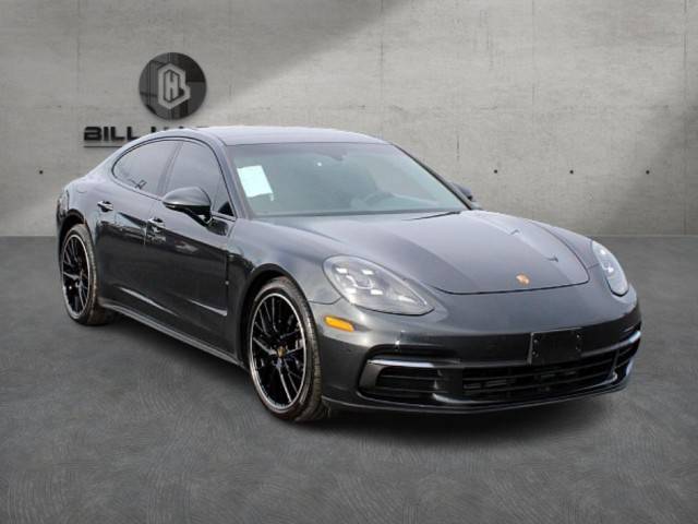 2020 Porsche Panamera  RWD photo