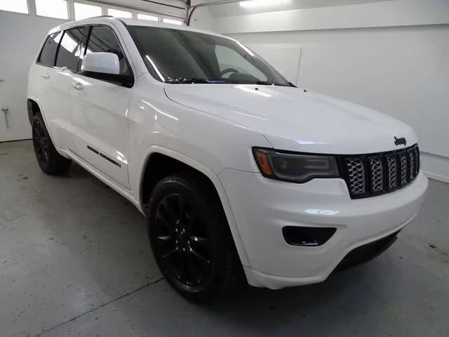 2020 Jeep Grand Cherokee Altitude 4WD photo