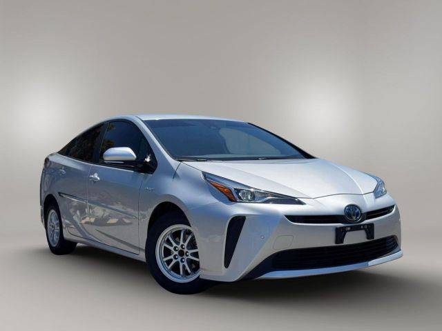 2020 Toyota Prius LE FWD photo