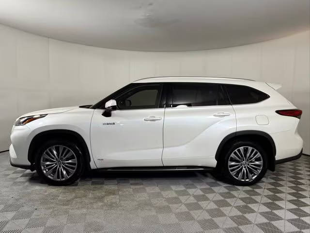 2020 Toyota Highlander Hybrid Platinum AWD photo