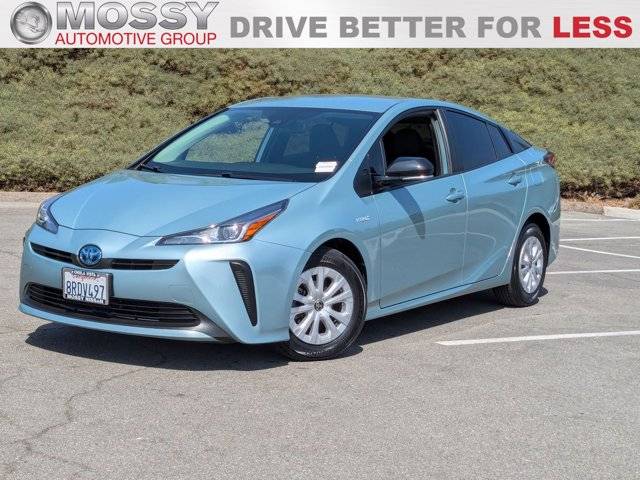 2020 Toyota Prius L Eco FWD photo