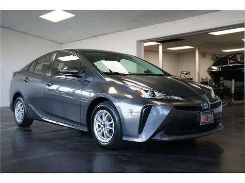 2020 Toyota Prius L Eco FWD photo