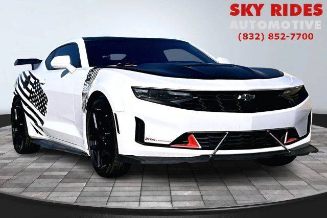 2020 Chevrolet Camaro 2LT RWD photo