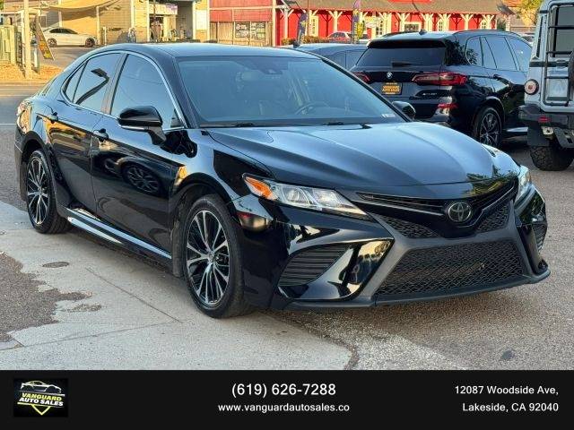 2020 Toyota Camry SE FWD photo