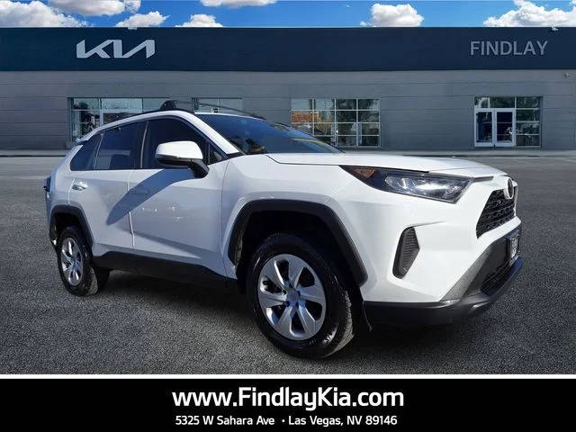 2020 Toyota RAV4 LE FWD photo