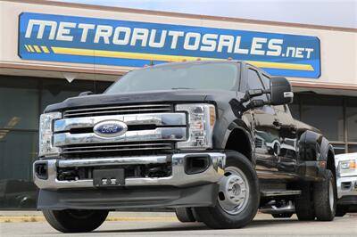 2019 Ford F-350 Super Duty LARIAT 4WD photo