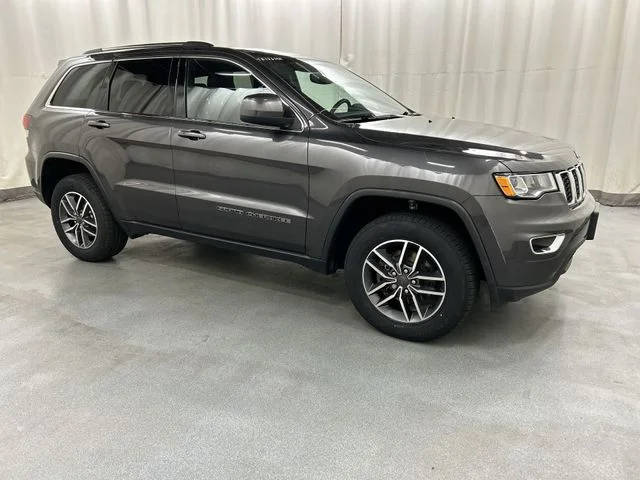 2020 Jeep Grand Cherokee Laredo E 4WD photo