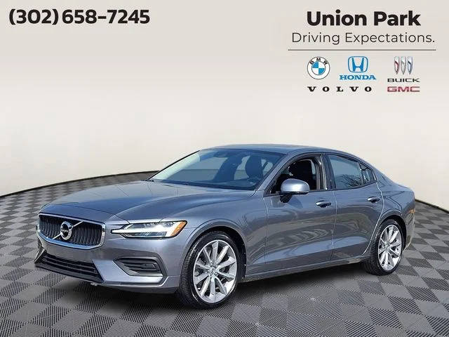 2020 Volvo S60 Momentum AWD photo
