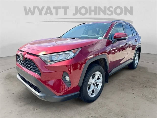 2020 Toyota RAV4 XLE AWD photo