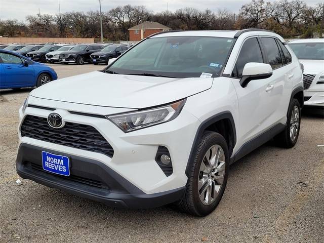 2020 Toyota RAV4 XLE Premium FWD photo