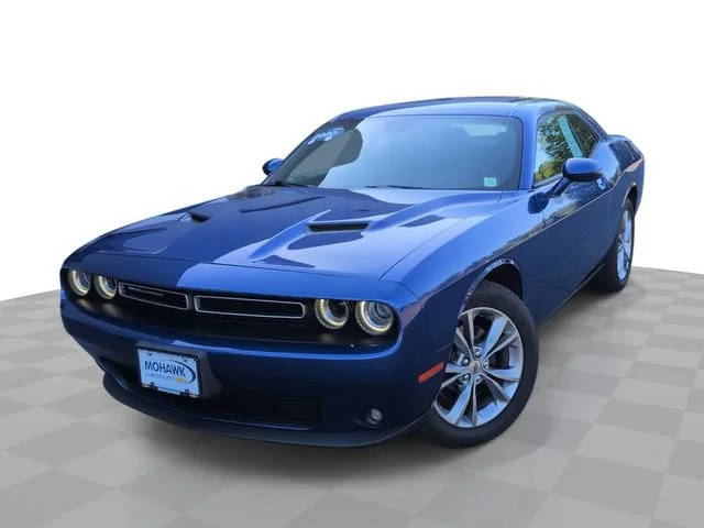 2020 Dodge Challenger SXT AWD photo